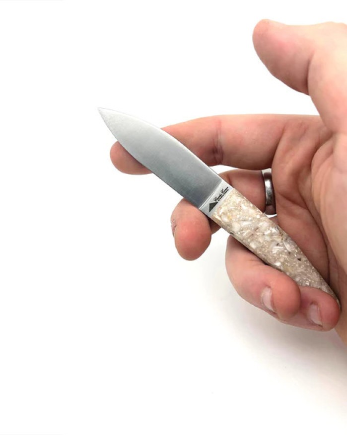 Couteau à huîtres Made in Hauts-de-France, en coquilles d'huîtres recyclées 