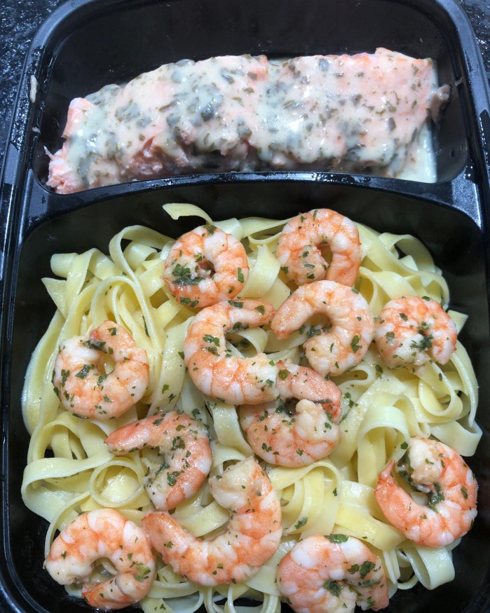 Saumon Sauce Oseille / Tagliatelles aux crevettes - La part