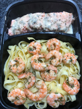 Saumon Sauce Oseille / Tagliatelles aux crevettes - La part
