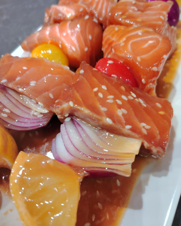 Brochette de saumon teriyaki-sesame-citron - pièce