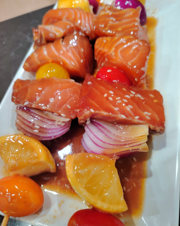 Brochette de saumon teriyaki-sesame-citron - pièce