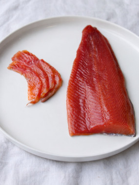 Gravlax de Truite des Hauts-de-France à la betterave rouge et au Gin CADDY - 130g